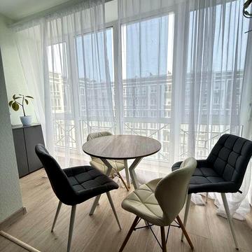 Перша здача! Вся інфраструктура поруч! Газ! Закритий двір бе машин!