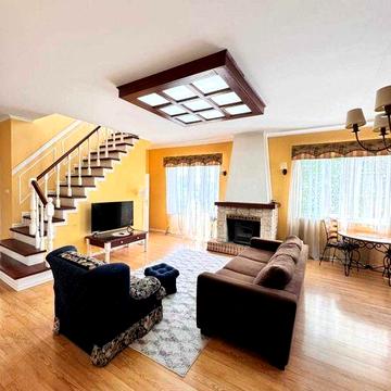 Продаж сімейного будинку 280 м² у Білогородці | 15 соток | укриття | гараж