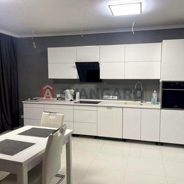 Продаж 2х кімнатна квартира 90м з ремонтом Севастопольська площа