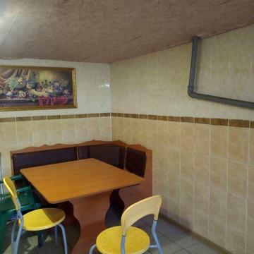 Здам півбудинку за Броварами. Господар.