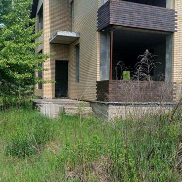 Будинок сторона річки!