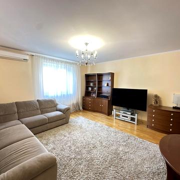 Добровольців вул. (Маршала Говорова), 3а