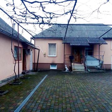 Будинок не далеко від Мукачева