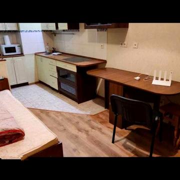 Продам гостинку на Жамбіла жабаєва 22,Київ.Своя ЖК Кузьмінський