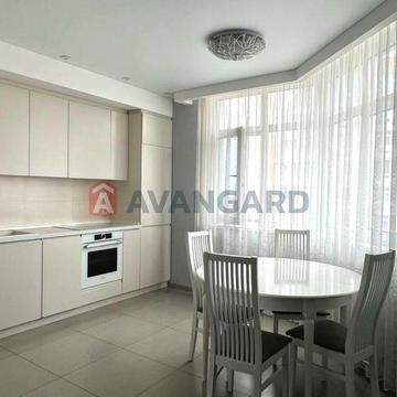 Продаж 3-кімнатна квартира 83м з ремонтом Севастопольська пл