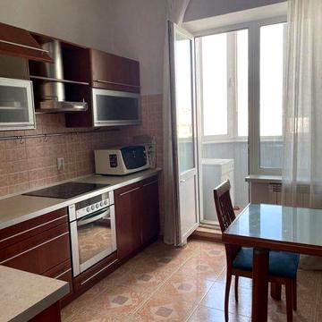 продаж 4 кімнатної квартири з ремонтом біля метро Осокорки