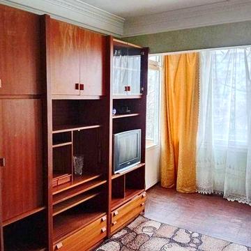 БЕЗ КОМІСІЇ, Деснянський р-н Продається 1-кімн. кв. вул. Кубанської України 45