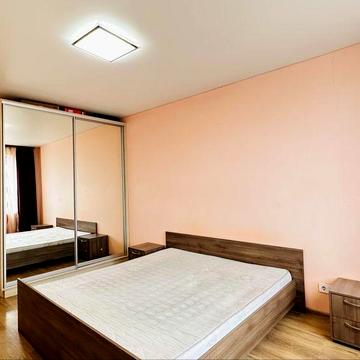 Таирова/Массив Радужный,светлая просторная квартира