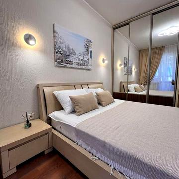 1 кмн вул. Дегтярівська, Cosmopoliten, Шулявка, Дорогожичі