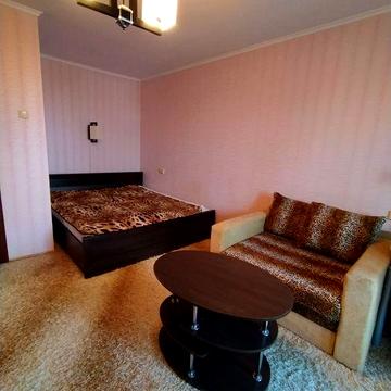 Сдаю  1 кв. в центре.