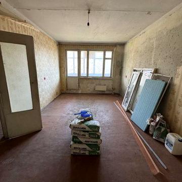 Продам 92 бригада 20 б,2 комнатная с отличным потенциалом