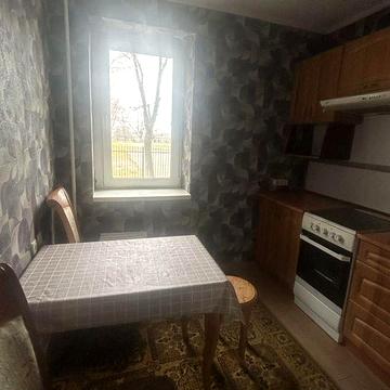 Вул. Райдужна, 55. Затишна чиста квартира !