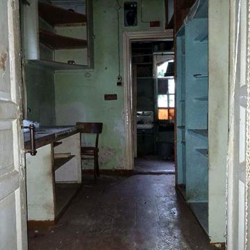 Продам частину будинку в самому центі!!!