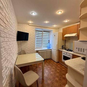 Довгострокова оренда 2к Квартира Теплична вулиця