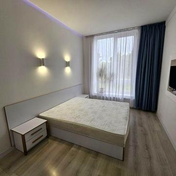 Здається 1,5 кімнатна на набережній в центрі міста