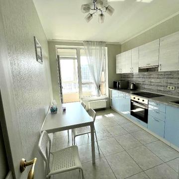 Європейського Союзу просп. (Правди), 45-А