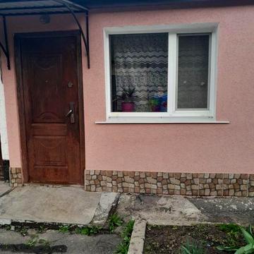 3-х кімнатна квартира,в 4-х квартирному будинку.