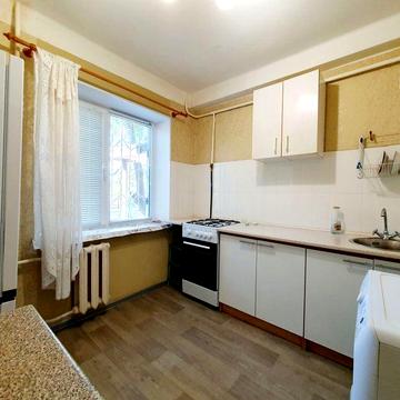 2к квартира, Милютенко 15а, 50м2, рынок Юность, метро Черниговская