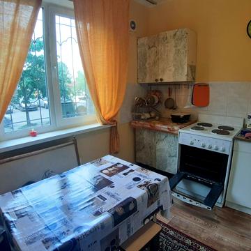 Анни Ахматової вул., 14-Б