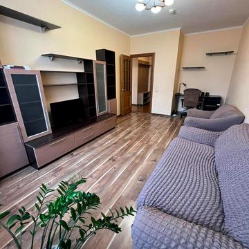 Воскресенська вул., 12-А