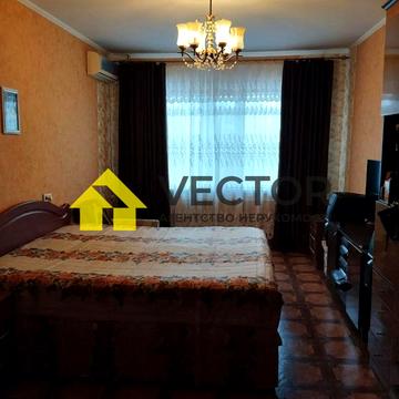 Героїв України вул., 9