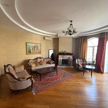 Большой 2-х этажный дом на 15-й станции Большого Фонтана (156-435)