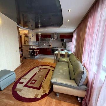 Трёхкомнатная квартира, метро Холодная гора!