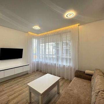 Оренда просторої 2-кімнатної квартири в новобудові Avalon Flex (вул. Топольна, біля Спартака)
Загальна площа - 65 кв.м. 2 поверх. Кухня-студіо і дві і