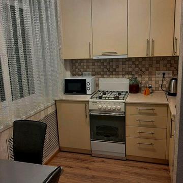 Центр, здам простору 1-но кімнатну квартиру, з меблями та технікою