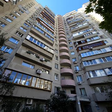 Оноре де Бальзака вул., 4