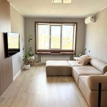 Квартира 3-х кімнатна, центр (бульвар)