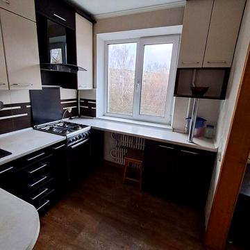 Продам трикімнатну квартиру .Тільки продаж.на 2 му мікрорайоні ЖК .