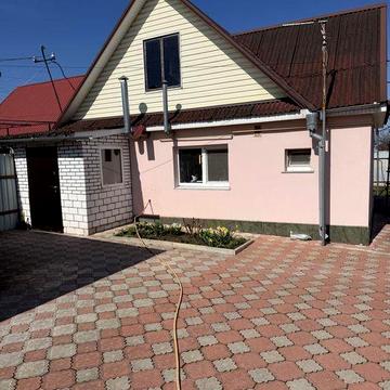 Продається частина будинку. Окремий вхід, окремий двір.