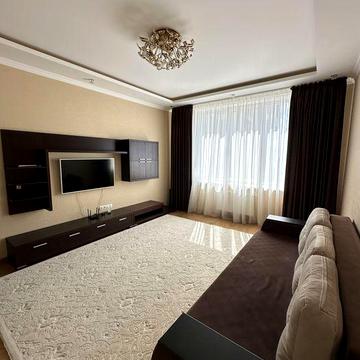 Аренда большая 2х-комн Фонтан Аркадия Литературная парк море