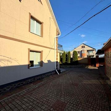 Довгострокова оренда будинку