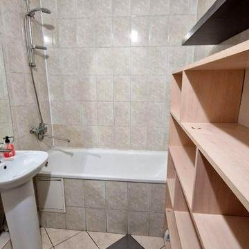 Власник, 1 к кв Владимира Момота 40,