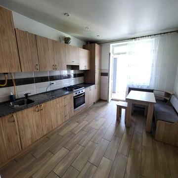 Оренда 2 кім квартири по вул Роксоляни