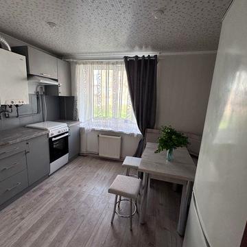 2-кімнатна квартира з ремонтом, меблями, технікою та хорошим плануванн