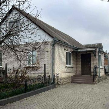 Продається добротний житловий будинок