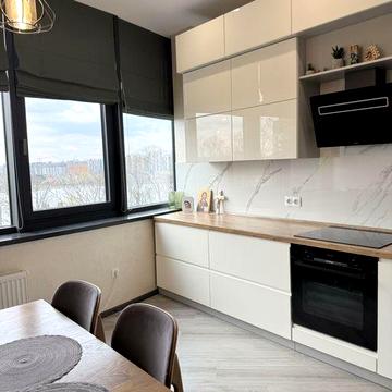 Оренда 2кі квартири жк Parus на березі міського озера