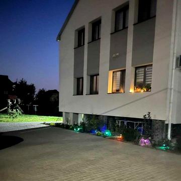 % Продаж 4-кімнатної квартири з ремонтом, меблями та гаражем на 2 авто, Новий Двір %