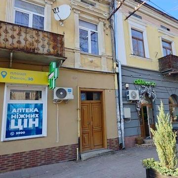 Продається квартира на площі Ринок