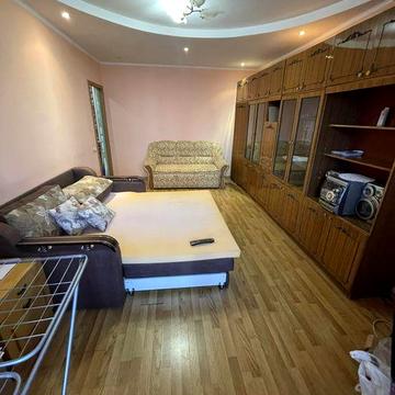 Здається в Оренду 3-х Кімнатна квартира біля Велмарту. Зупинка Піщана.