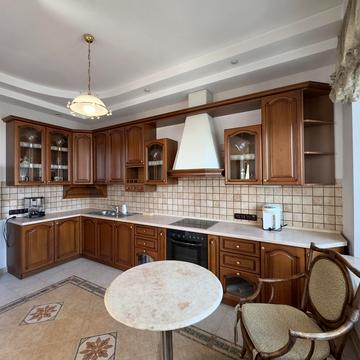 Дмитрівська вул., 13-А