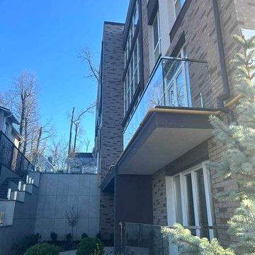 Двокімнатна в Ірпені з частковим ремонтом!