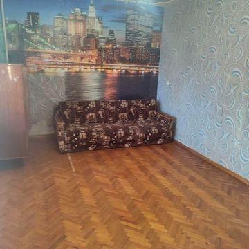 Сдам двухкомнатную квартиру,р-н оптовой базы.