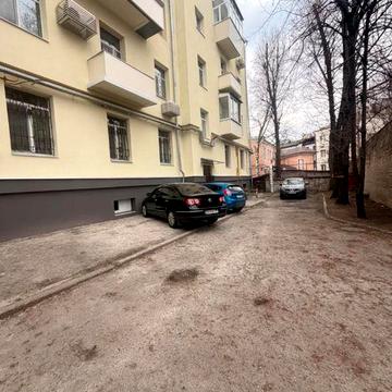 Продам 2 ком квартиру парк Шевченко!