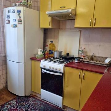 Продам трикімнатну квартиру 90м2