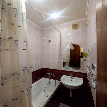 Оренда двокімнатної квартири у центрі з Автономним опаленням