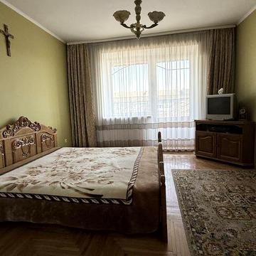 м. Надвірна  3-х кім квартира вул. Грушевського